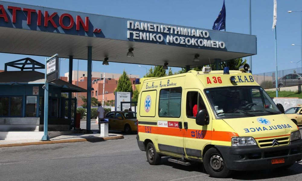 Τοξικομανής σε αμόκ μεταφέρθηκε με εισαγγελική εντολή στο Αττικόν